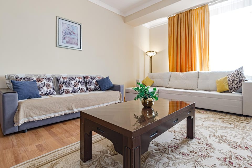 Для большой компании с прекрасным видом на Байтерек в ЖК Нурсая Apartment in Kazakhstan