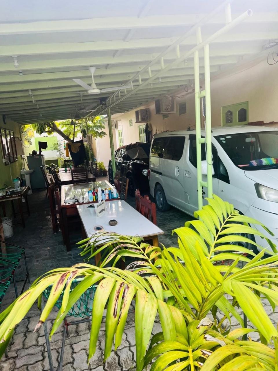 Dining area, Parking