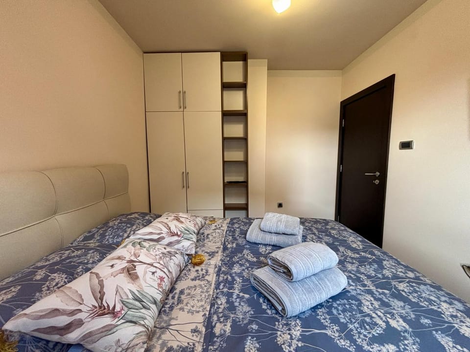 Bed, Photo of the whole room, Bedroom, towels, wardrobe