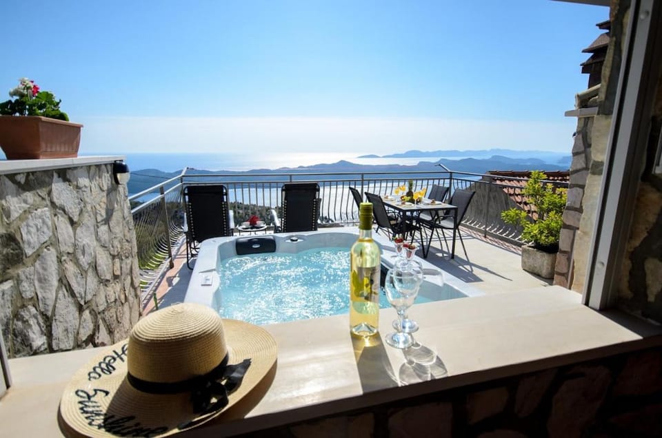 Patio, Day, Hot Tub, View (from property/room), Balcony/Terrace, Food and drinks, Pool view, Sea view