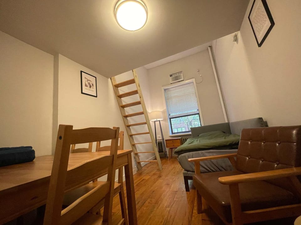 Union Square Studio 4 with Shower - Shared toilet Apartment in Lower Manhattan