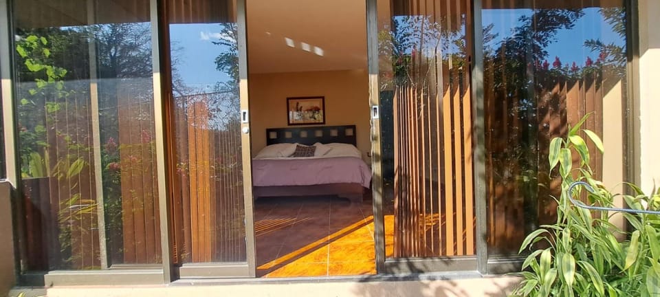 Bed and breakfast close to airport, beaches and attractions Vacation rental in San José Province