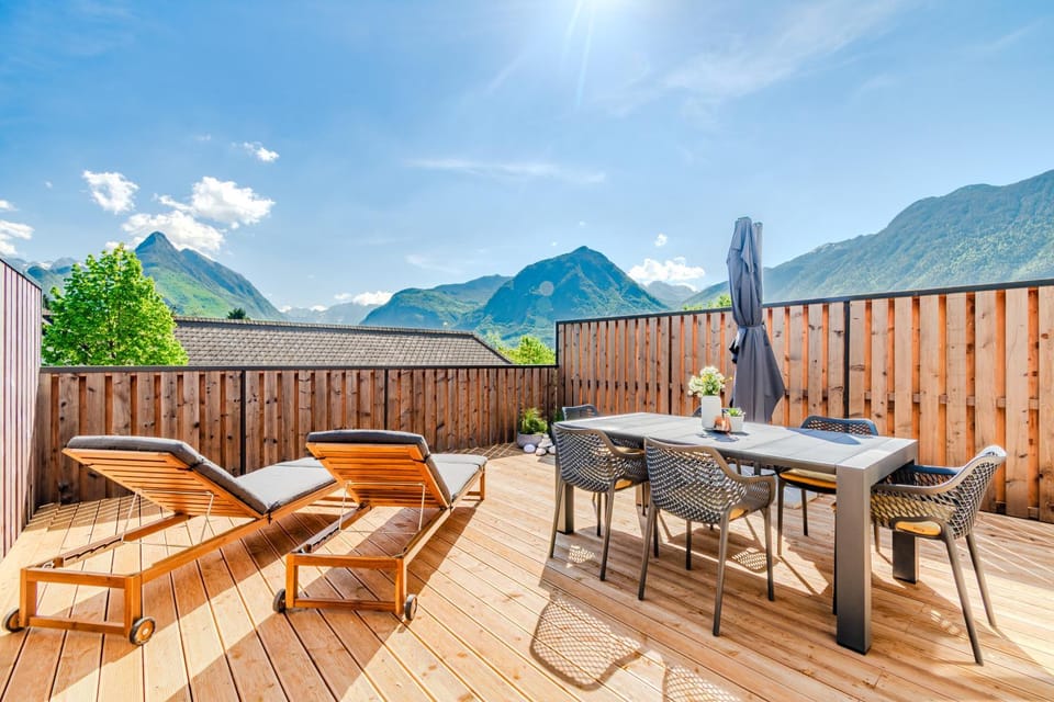 Patio, Day, Natural landscape, View (from property/room), Mountain view, sunbed