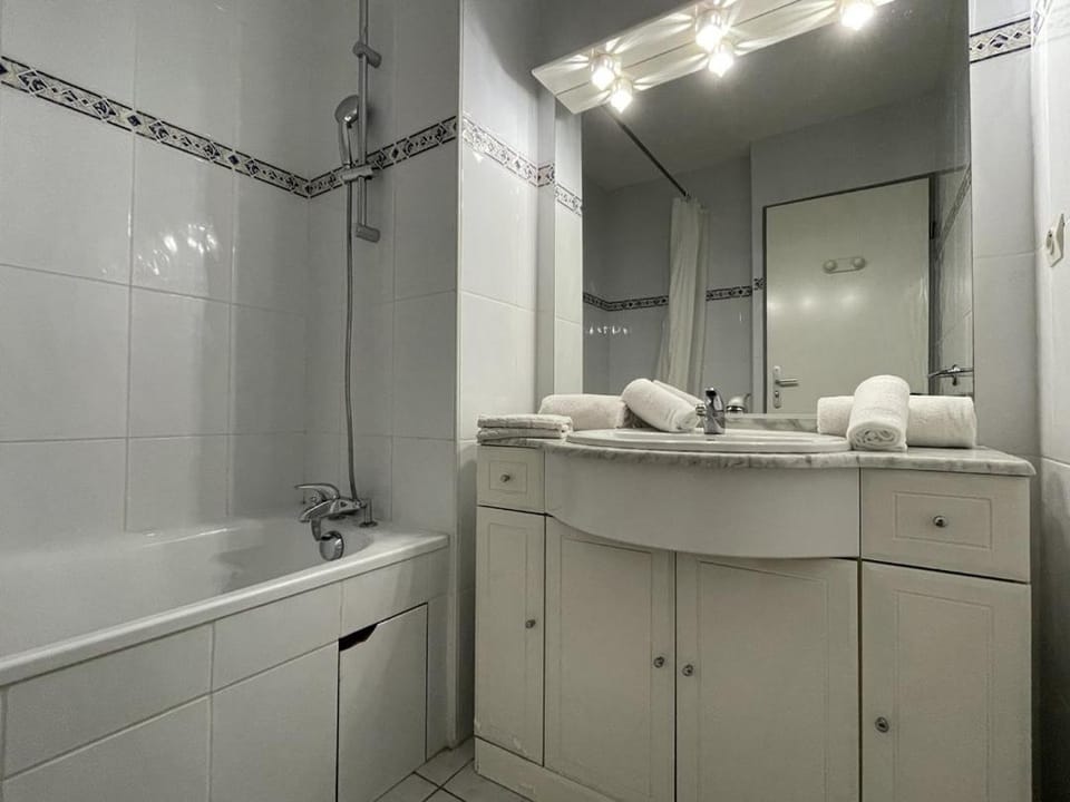 Bathroom, Bath