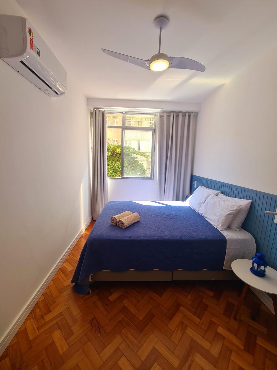 Bedroom, air conditioner