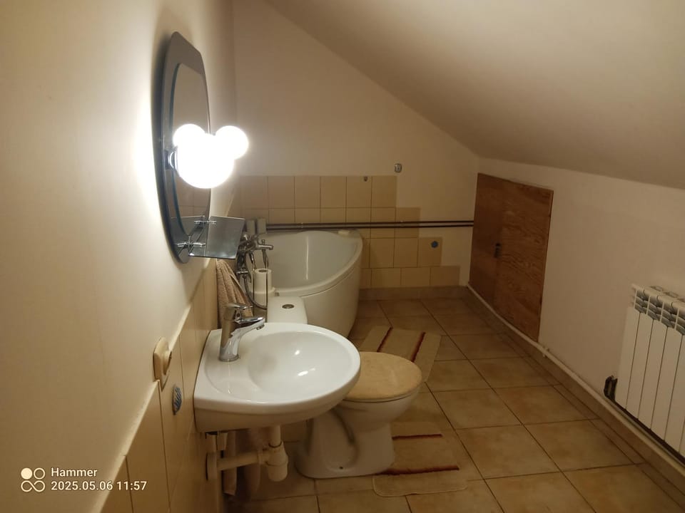 Agroturystyka Salamandra pokój nr 1 Farm Stay in Poland