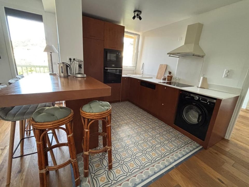 Kitchen or kitchenette, stove