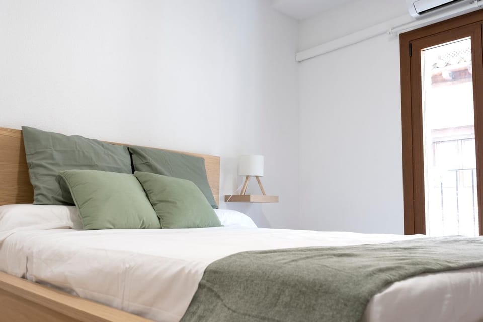 Bed, Bedroom