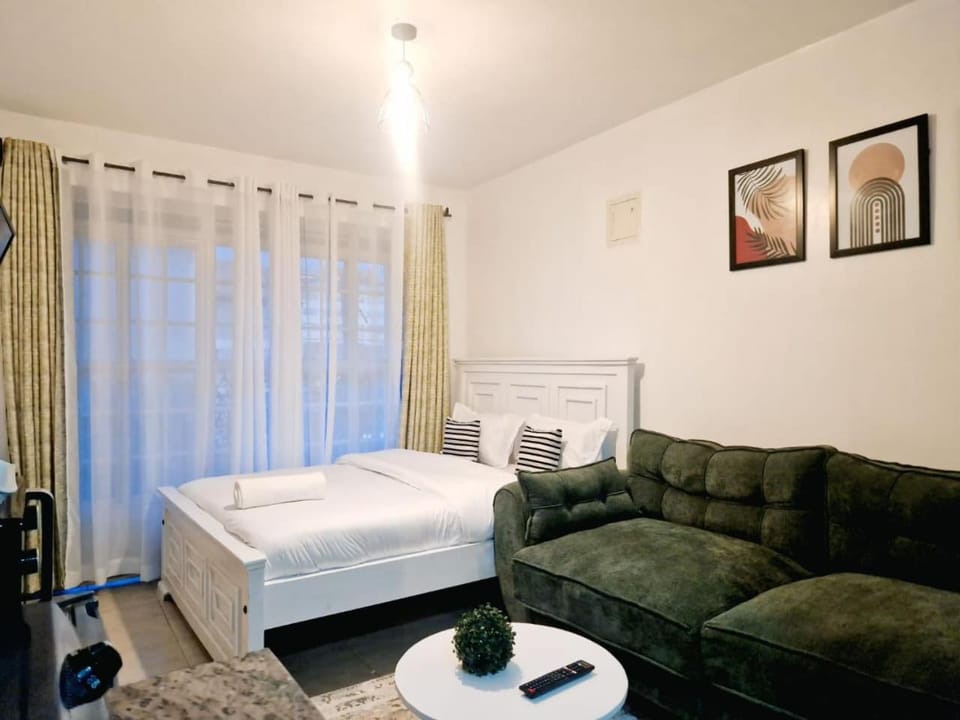 Bed, Seating area