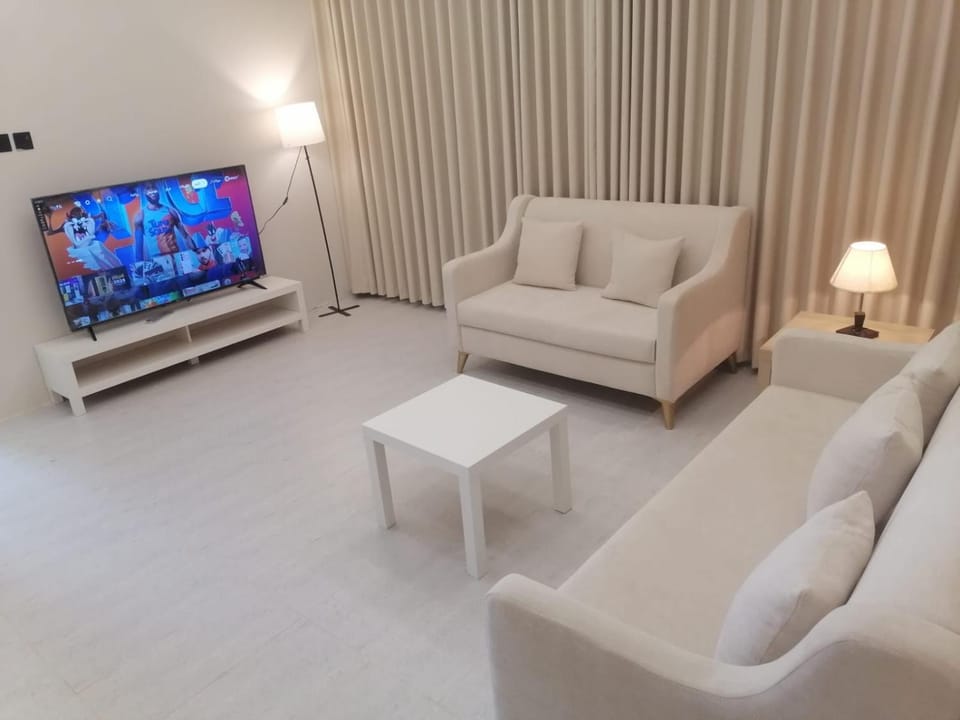 Communal lounge/ TV room, TV and multimedia, Seating area