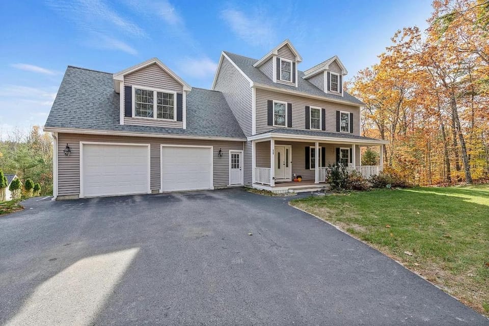 The Cityside Maple House Villa in Westbrook