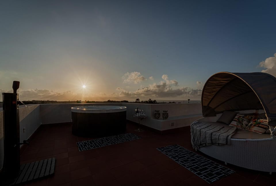 Balcony/Terrace, Sunset, sunbed