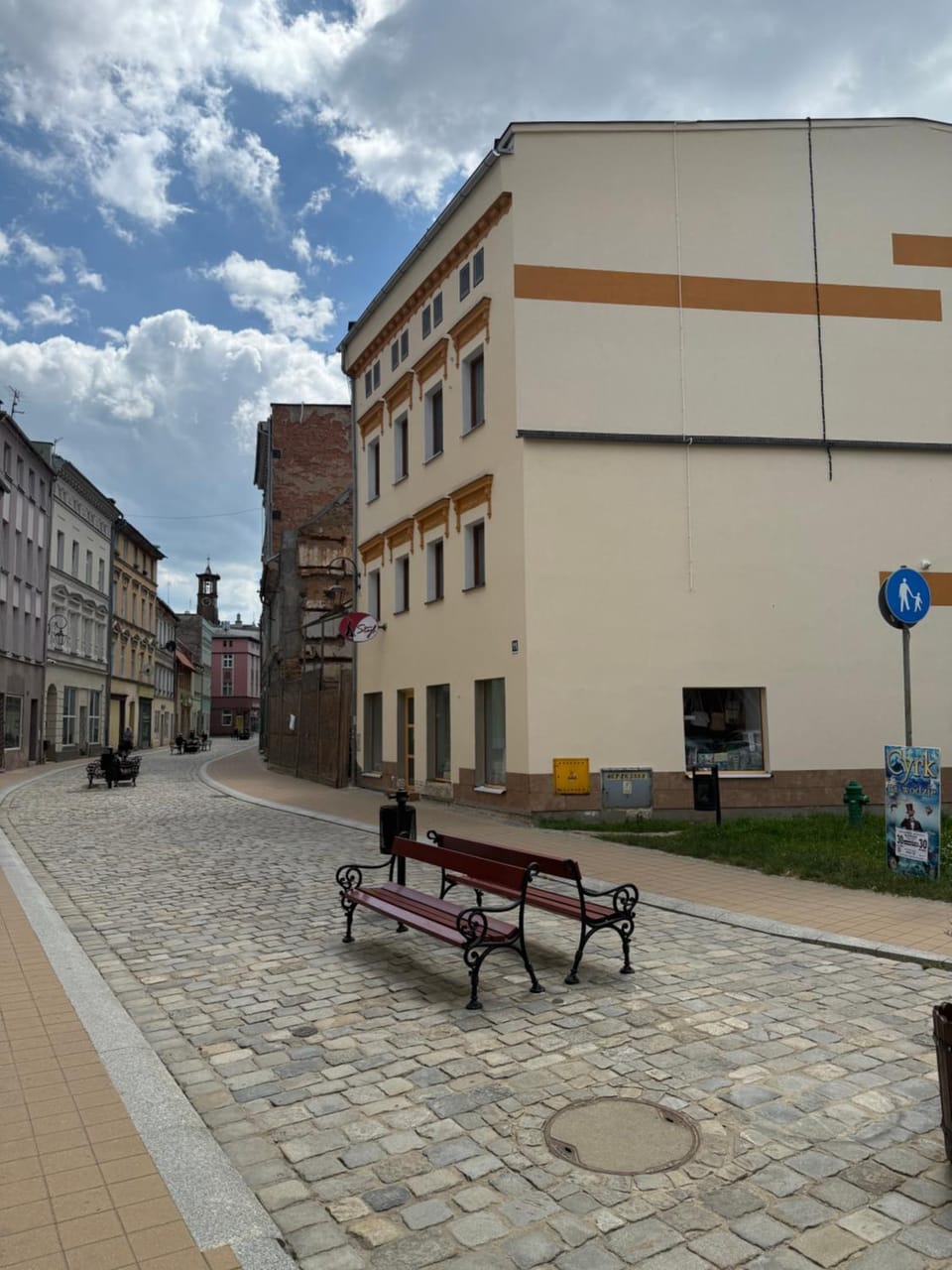 Property building, Day, Neighbourhood, City view, Street view, Location