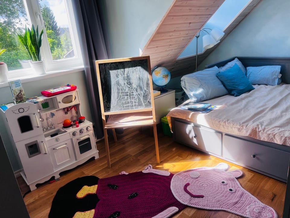 Leete Residence- 5BR elegant family villa with huge garden&free parking Villa in Tallinn