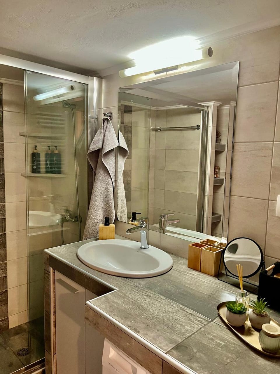 Shower, Bathroom