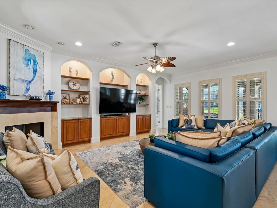 TV and multimedia, Living room, Seating area, fireplace, furniture