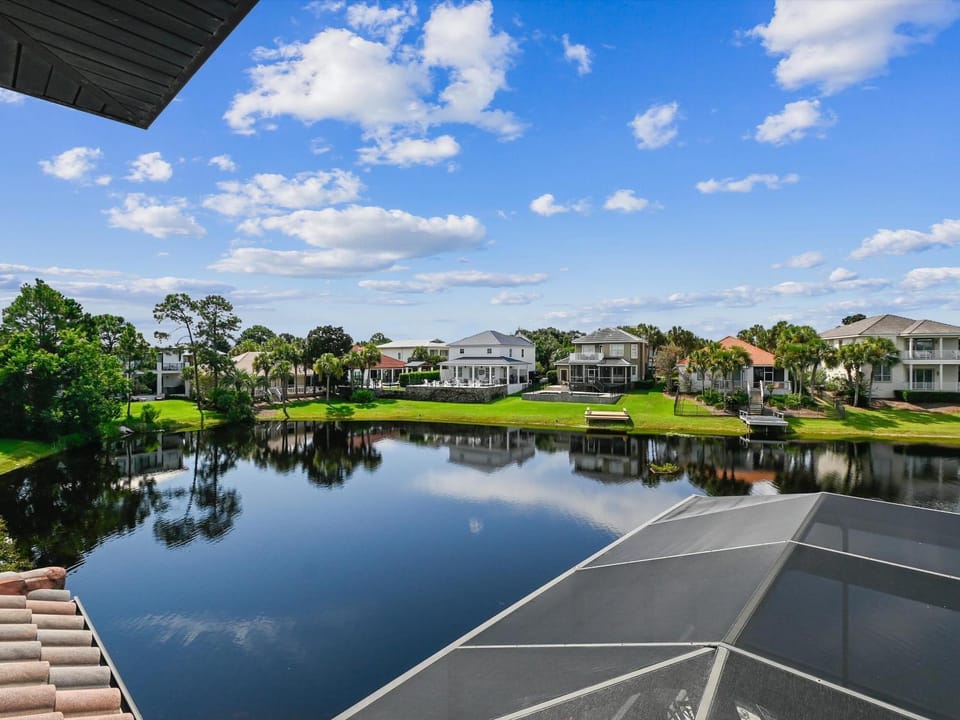 View (from property/room), Balcony/Terrace, Lake view