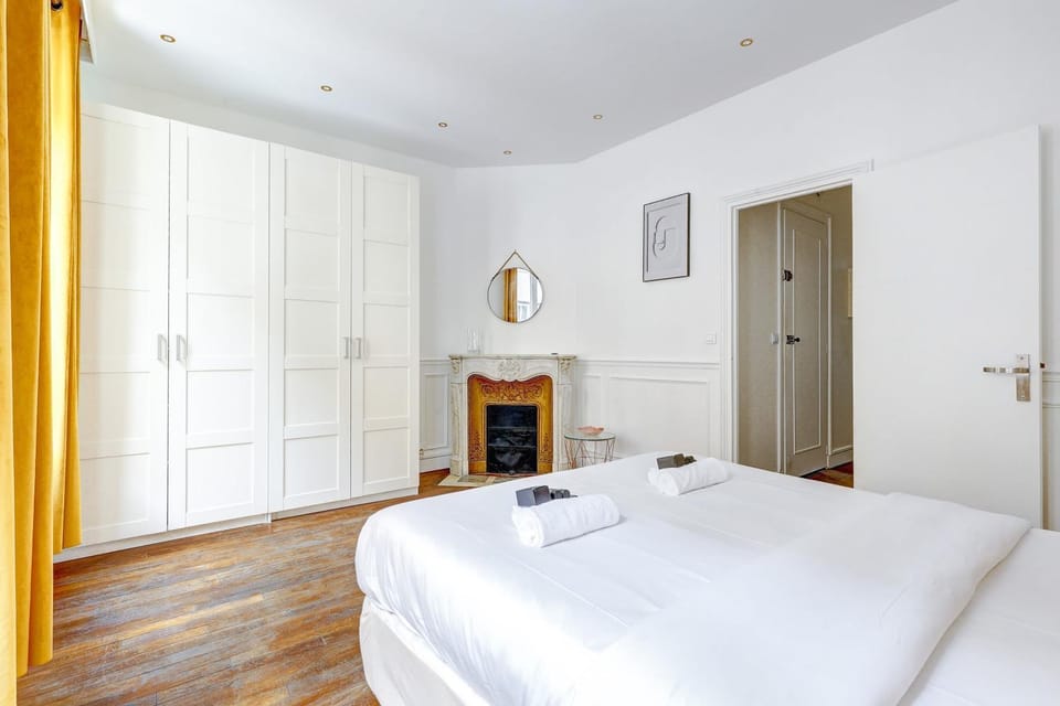 Chic Terrasse a 5min des Champs-Elysees with AC Apartment in Paris