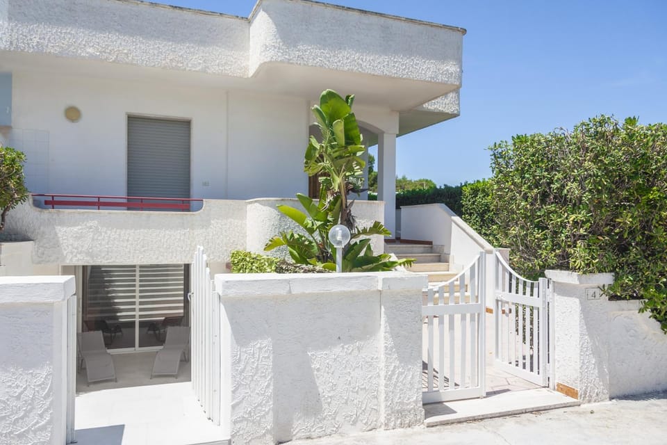 Property building, Garden, View (from property/room), Balcony/Terrace, Garden view