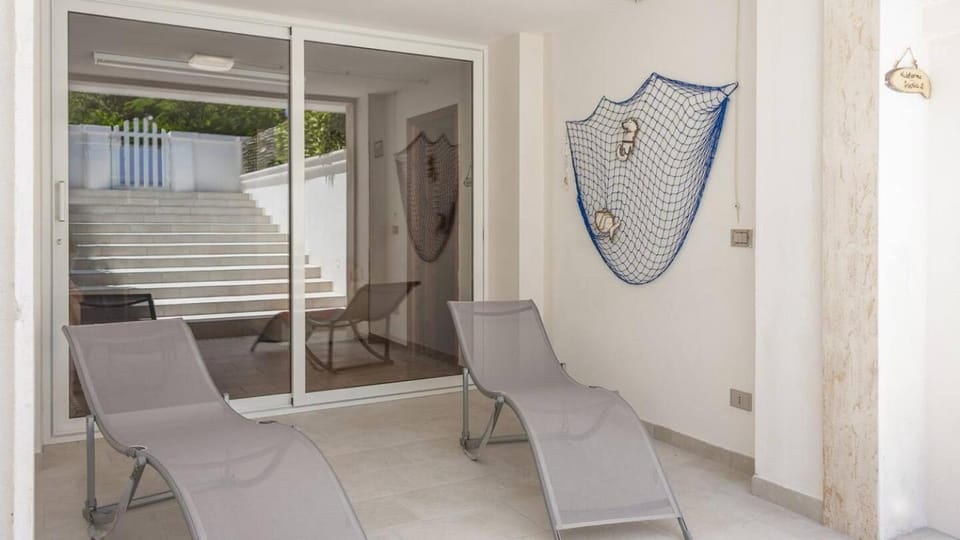 Property building, Patio, sunbed