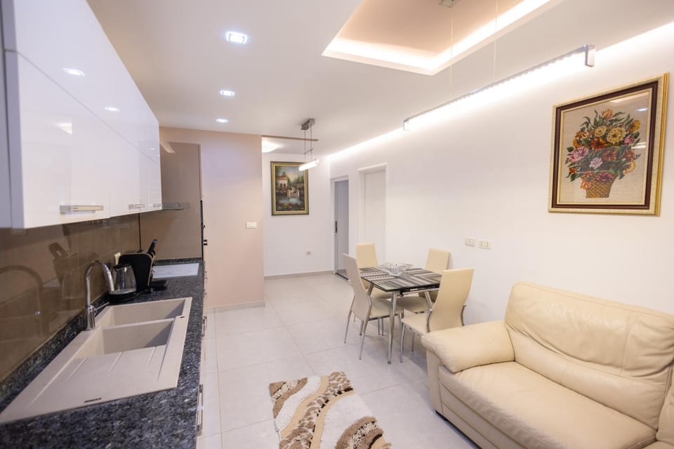 Kitchen or kitchenette, Living room, Seating area