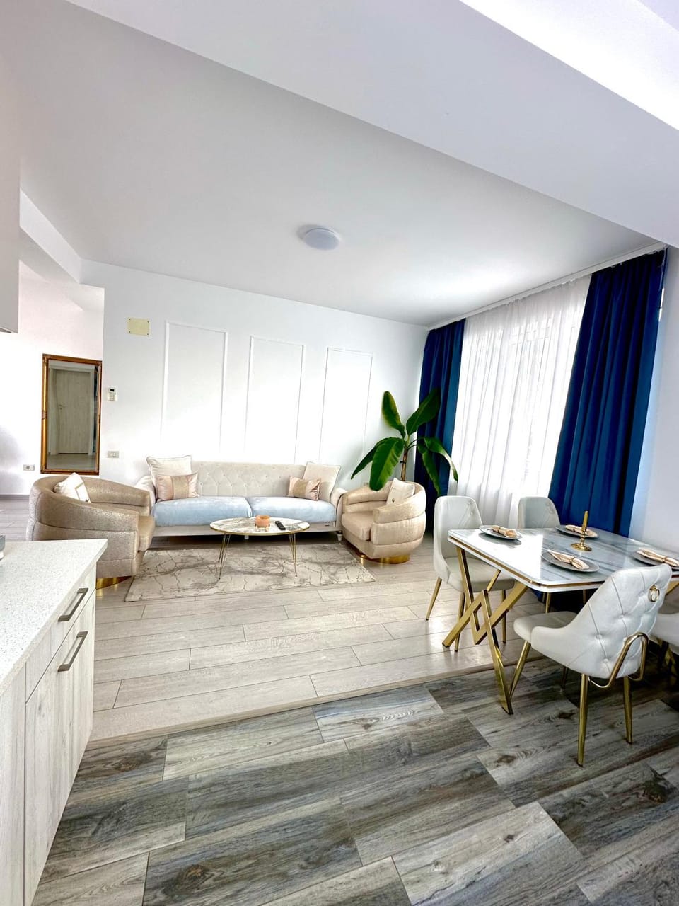 Petrov Penthouse Apartment in Constanța County