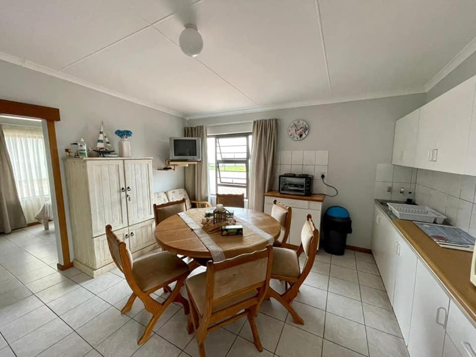 Bayview Seefront Accommodation Apartment in Western Cape