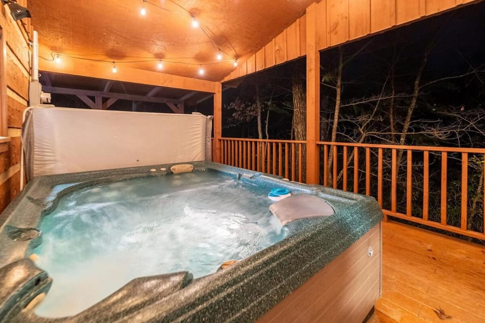 Night, Hot Tub