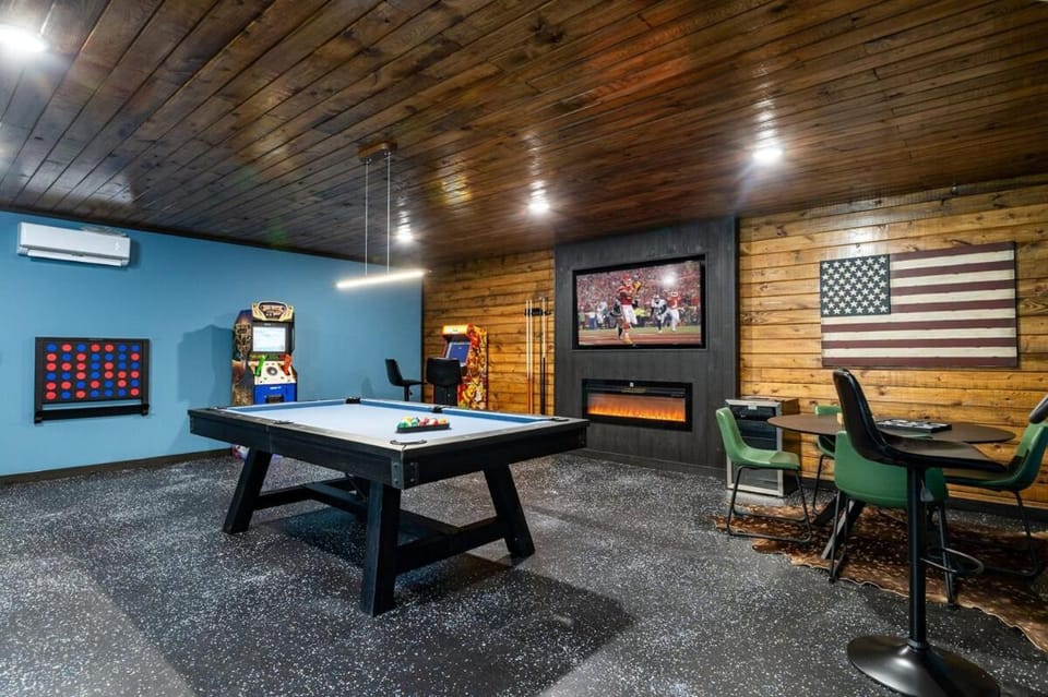 Communal lounge/ TV room, Billiard, Game Room, TV and multimedia, Evening entertainment