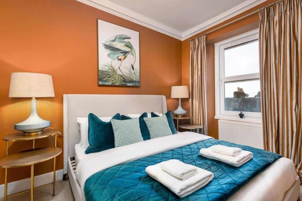 Stylish Penthouse Retreat Apartment in Stirling