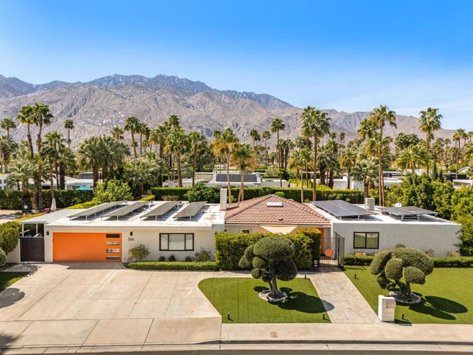 Oasis Del Sol by Rather Be Properties House in Palm Springs