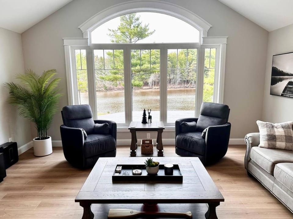 Living room, Photo of the whole room, Seating area