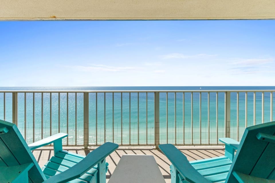 Spacious 3BR Majestic Condo Unobstructed Gulf Views & Private Balcony Apartment in Lower Grand Lagoon