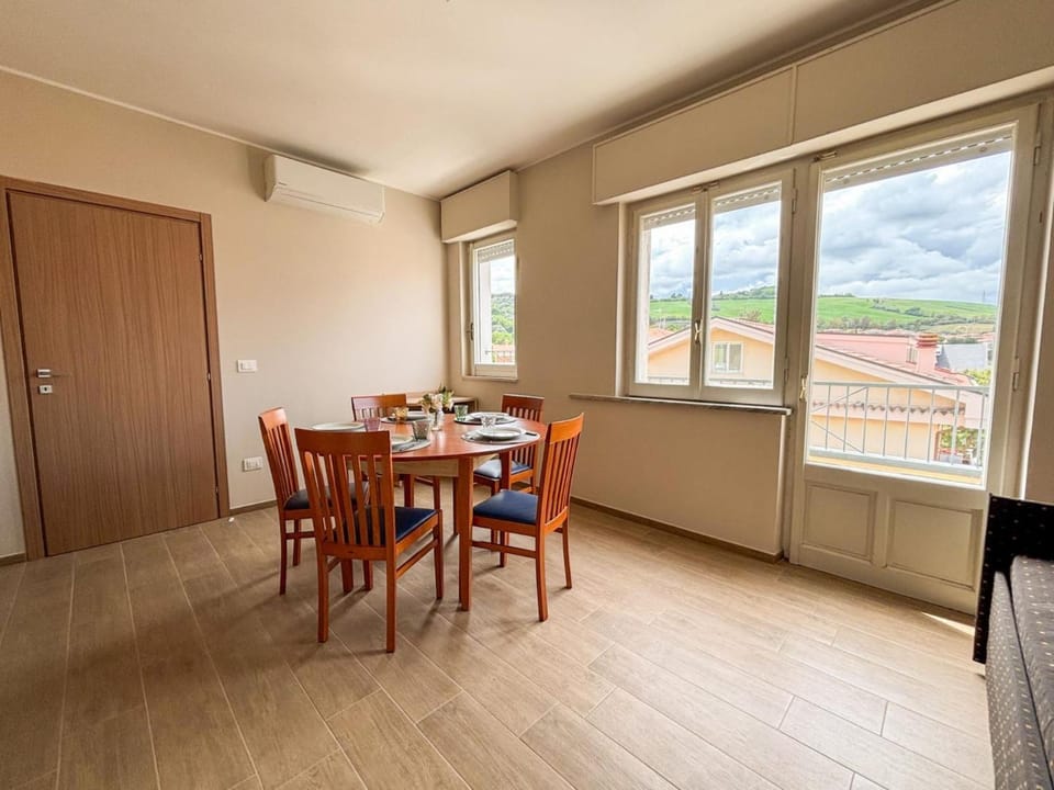 Living room, Dining area, air conditioner