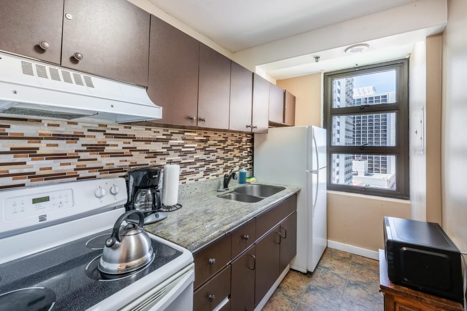 Corner unit with Diamond Head and Ocean Views 1413T1 Apartment in Honolulu