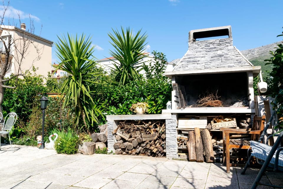 Patio, BBQ facilities