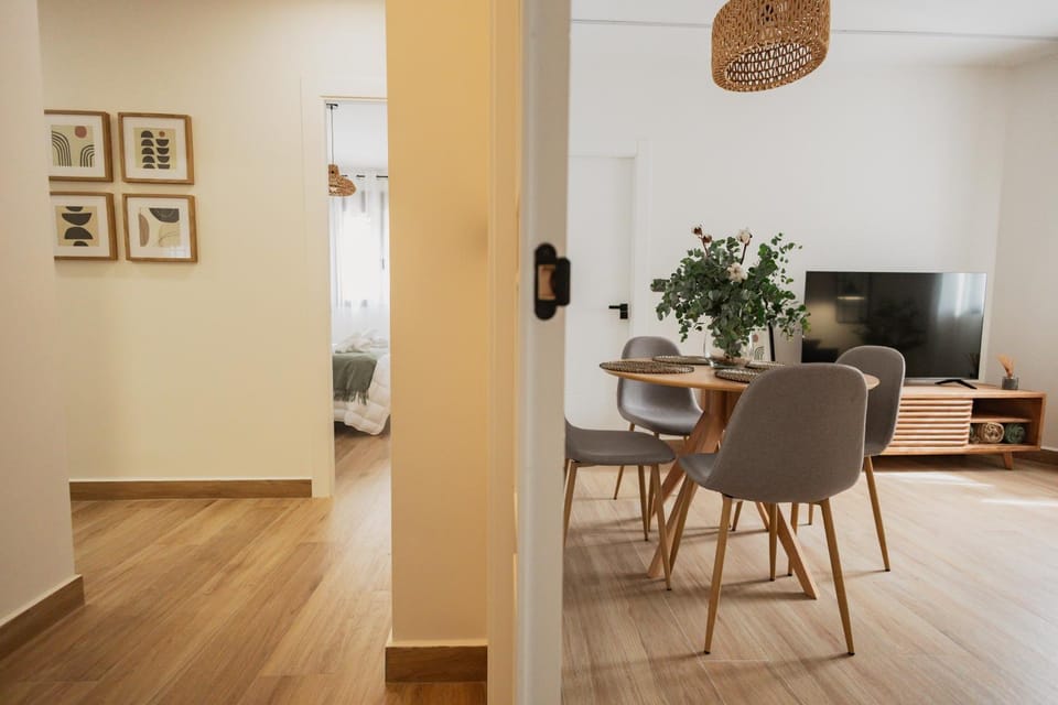 Communal lounge/ TV room, Dining area