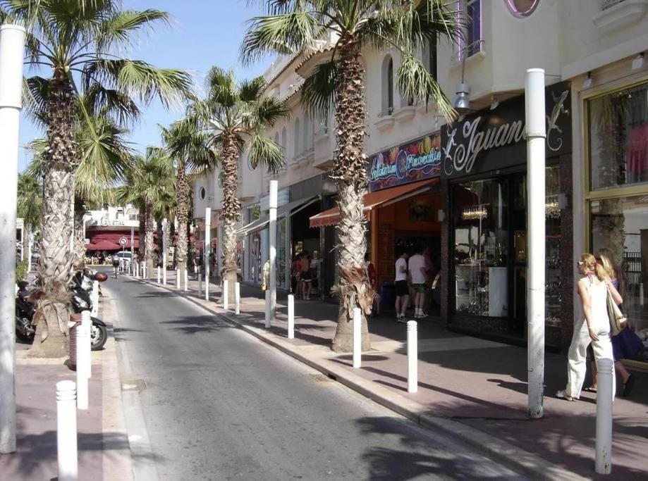 City view, Street view