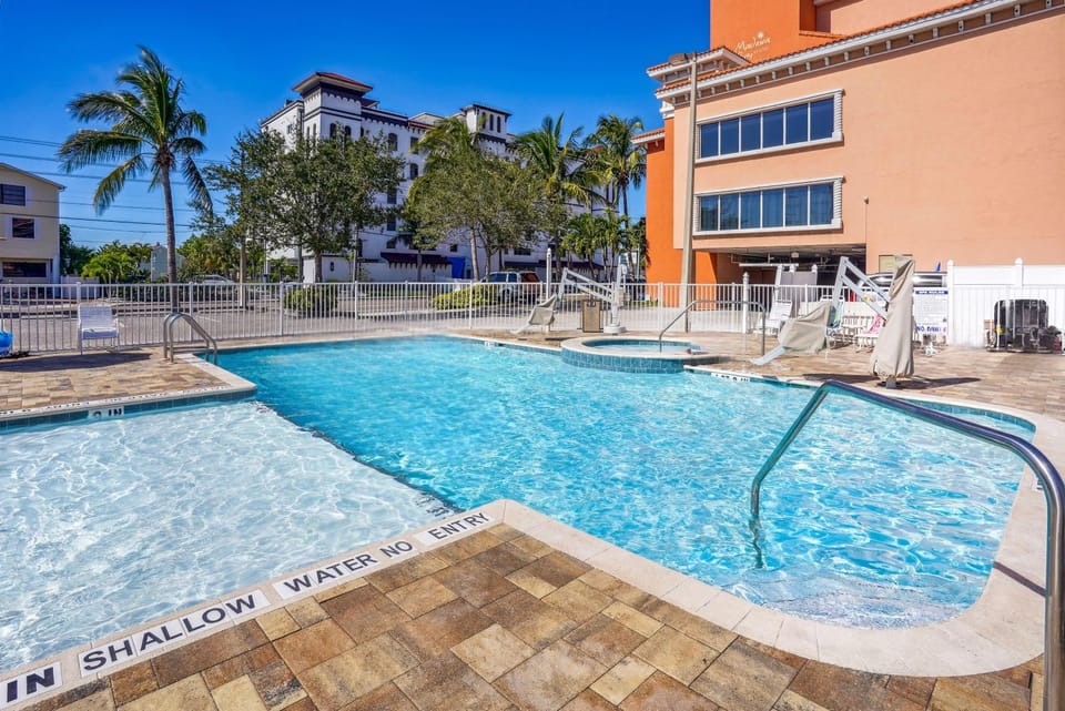 Madeira Bay Resort II - 309 House in Madeira Beach