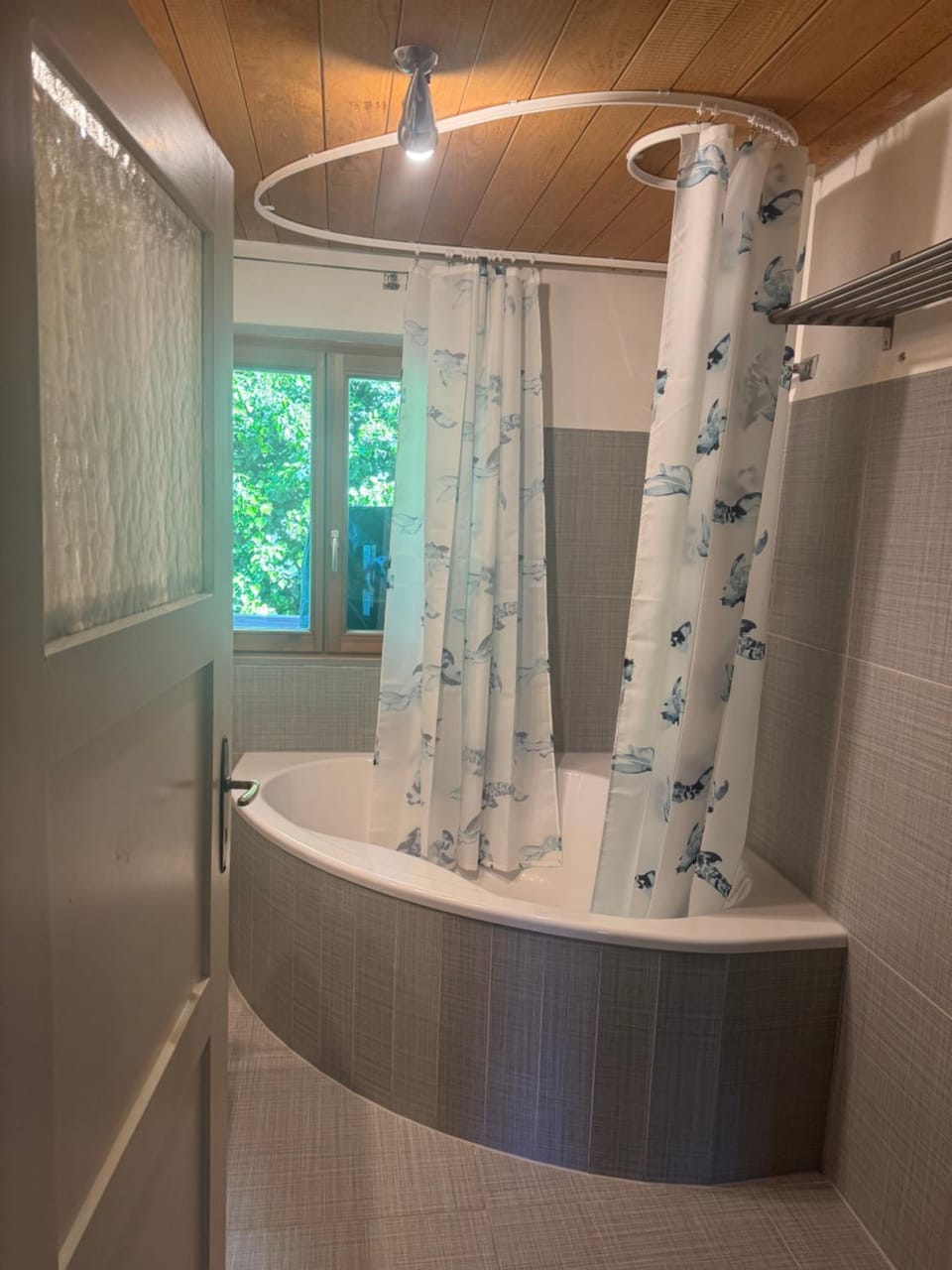 Shower, Bathroom, Bath, towels