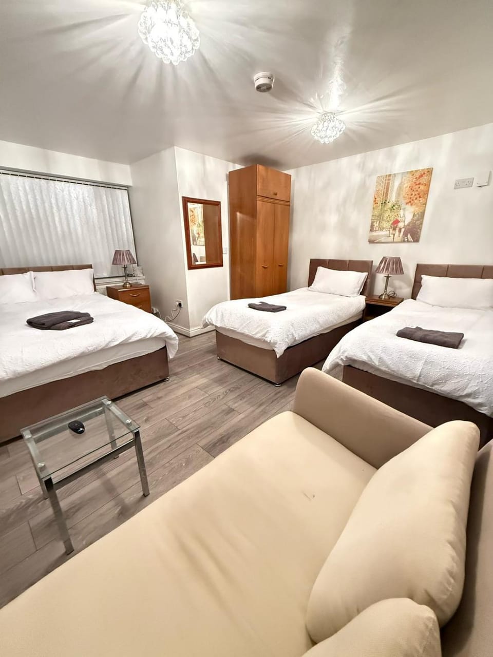 Bed, Living room, Photo of the whole room, Seating area, Bedroom
