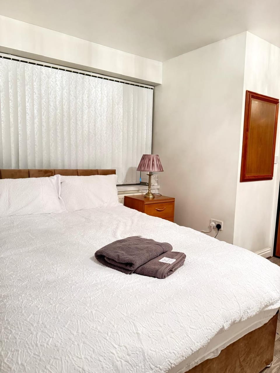 Bed, Photo of the whole room, Bedroom, towels