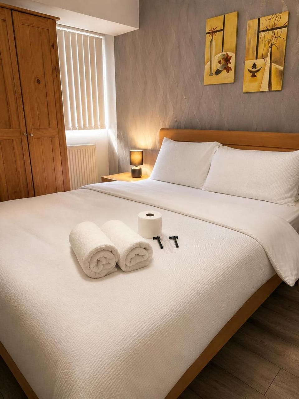Bed, Photo of the whole room, Bedroom, towels