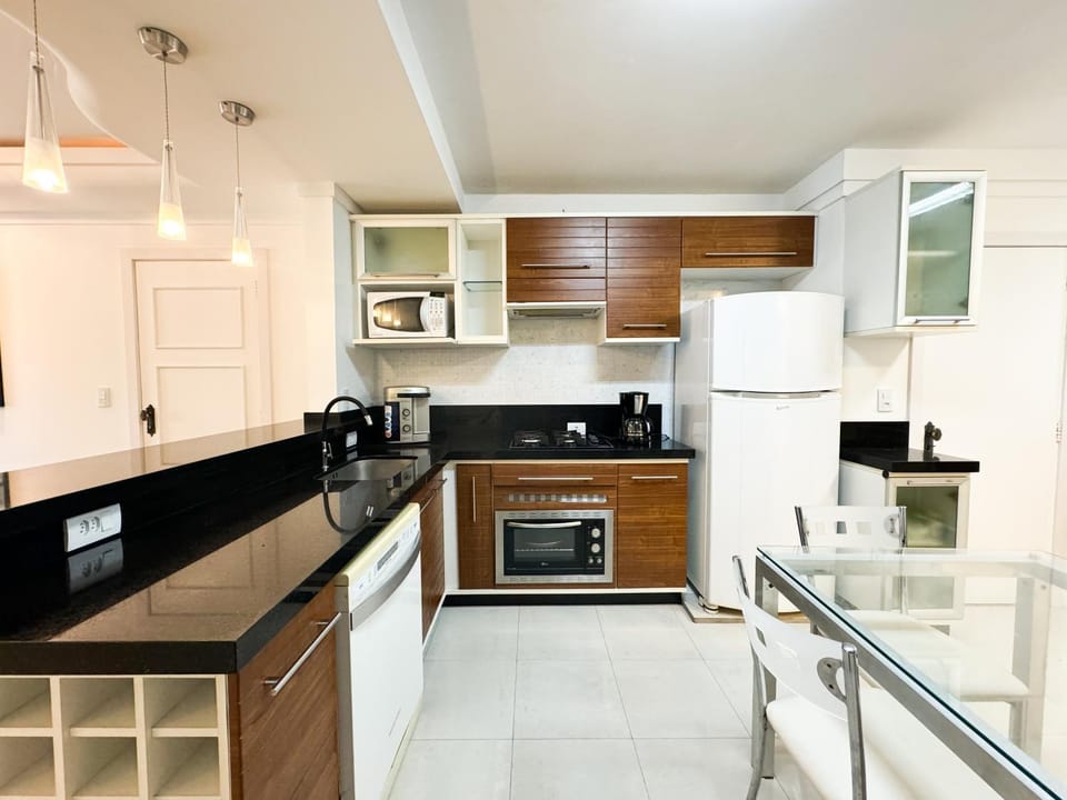 Dining area, dishwasher