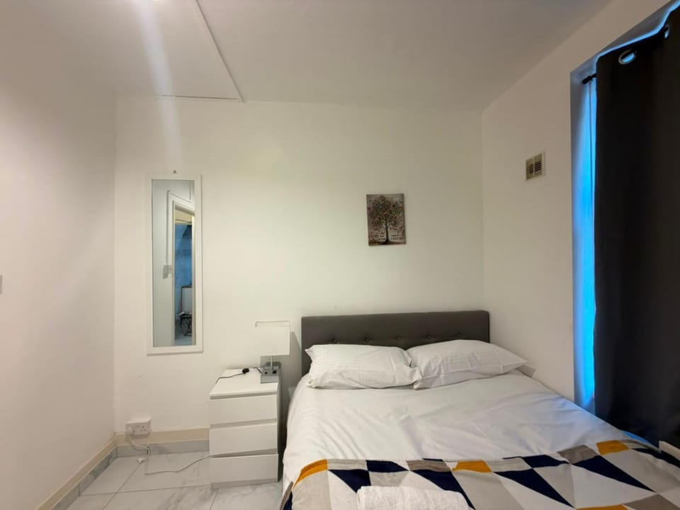 Nice 2 bedroom flat on first floor Apartment in City of Westminster
