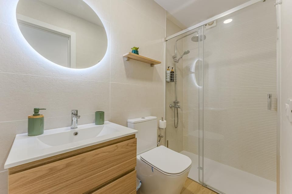 Shower, Toilet, Bathroom