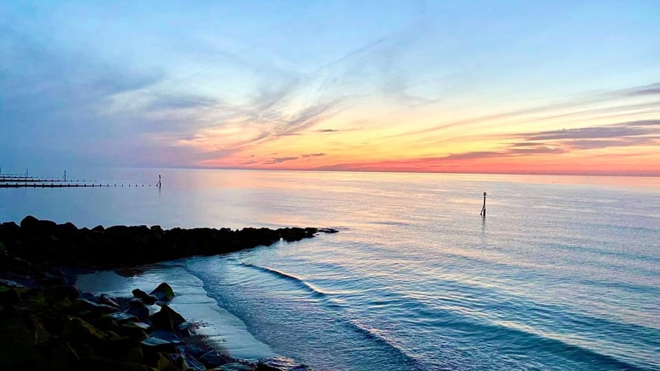 Luxury Garden Flat by the Sea, Captains Quarters Apartment in Sheringham