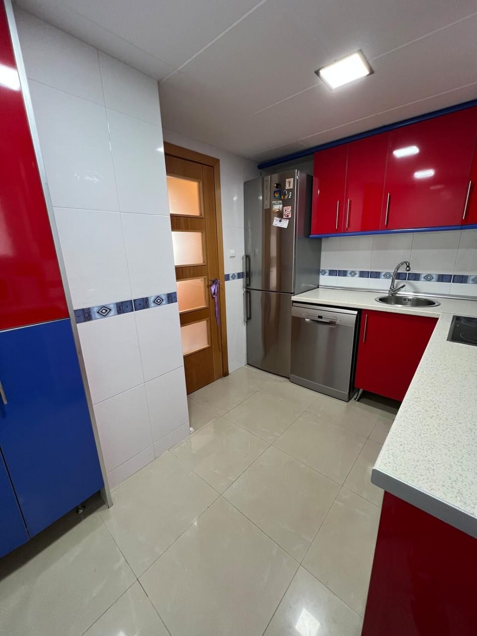 Kitchen or kitchenette, oven