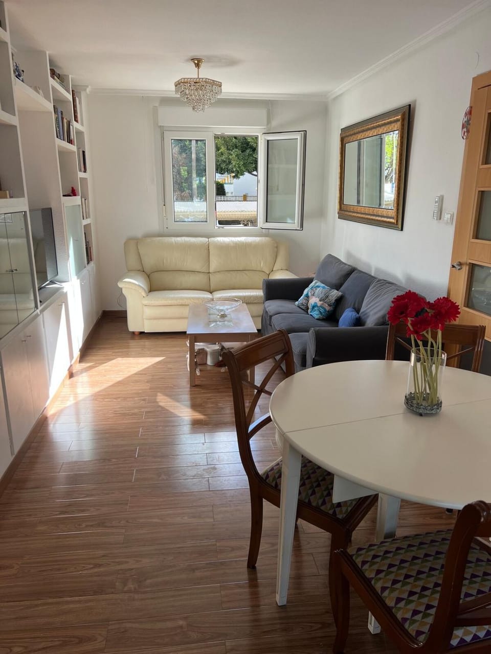 TV and multimedia, Living room, Dining area