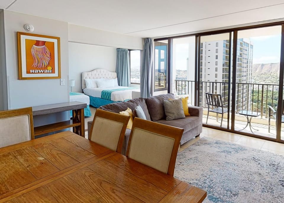 Natural landscape, View (from property/room), Living room, Seating area, Dining area, Mountain view